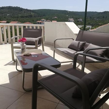 Apartman Nena Apartment สลาทิเน ภายนอก รูปภาพ