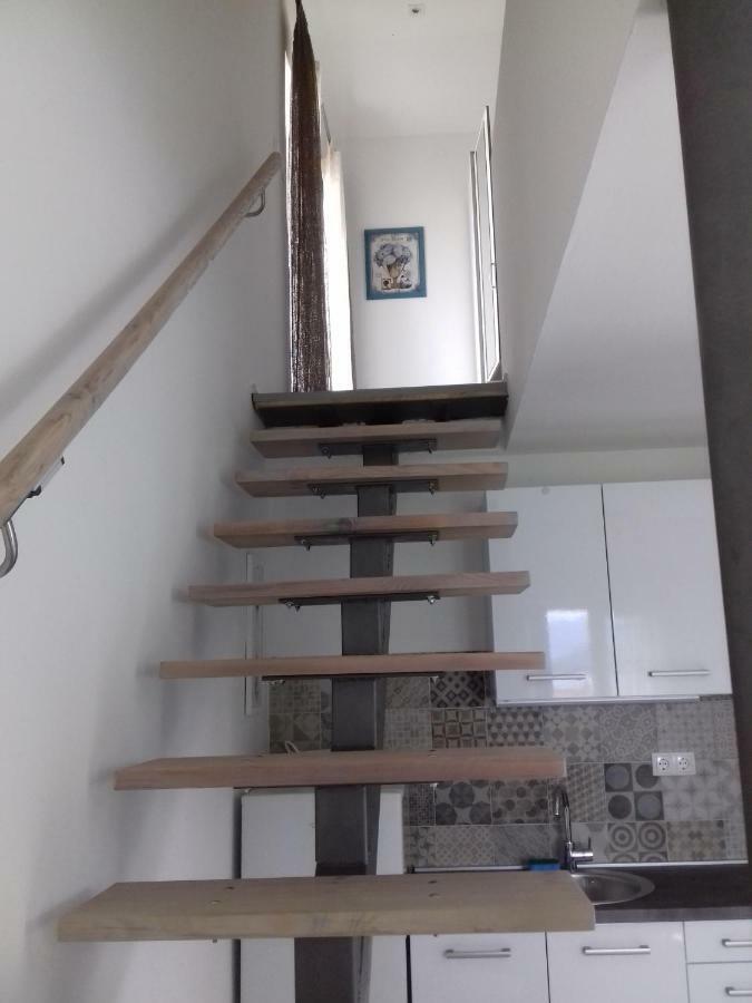 Apartman Nena Apartment สลาทิเน ภายนอก รูปภาพ