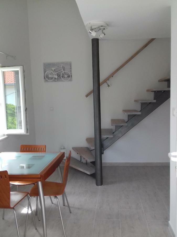 Apartman Nena Apartment สลาทิเน ภายนอก รูปภาพ